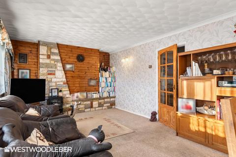 3 bedroom terraced house for sale, Caxton Road, Hoddesdon EN11