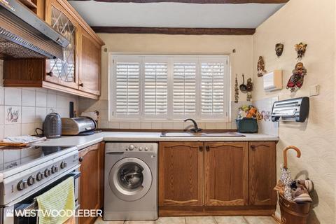 3 bedroom terraced house for sale, Caxton Road, Hoddesdon EN11
