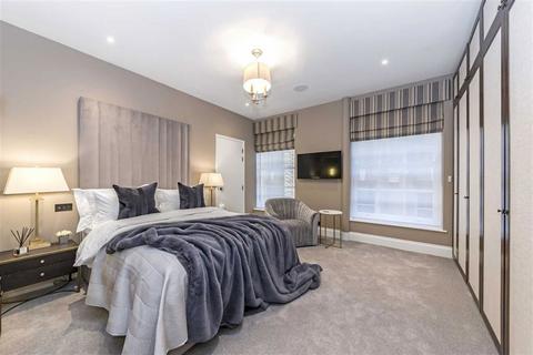 2 bedroom flat to rent, Strand, London WC2R
