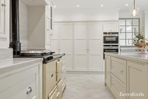 6 bedroom detached house for sale, Greenway, Hutton, CM13