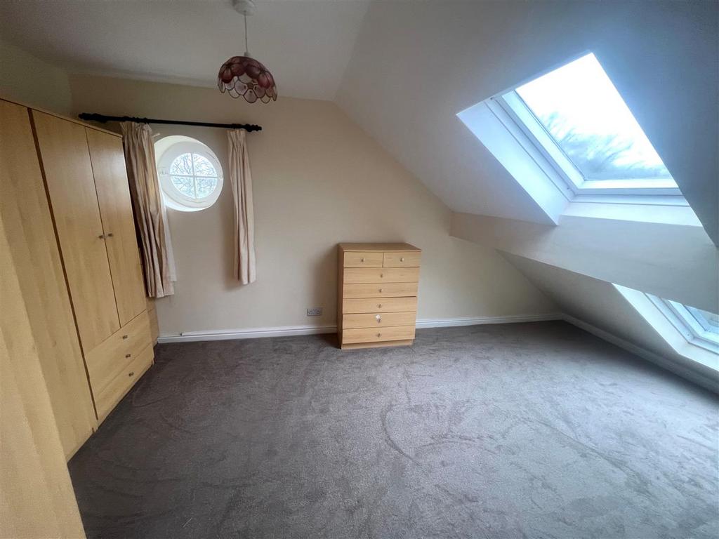 Bedroom again.jpg