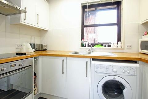 1 bedroom flat to rent, Mayfield Road, London W12
