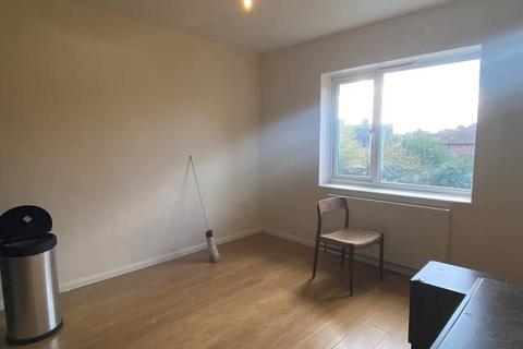 3 bedroom house to rent, Rayleigh Road, Woodford Green