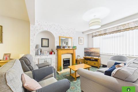 2 bedroom terraced house for sale, Richards Avenue, Romford RM7