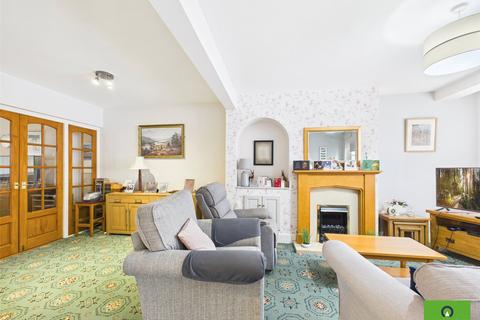 2 bedroom terraced house for sale, Richards Avenue, Romford RM7