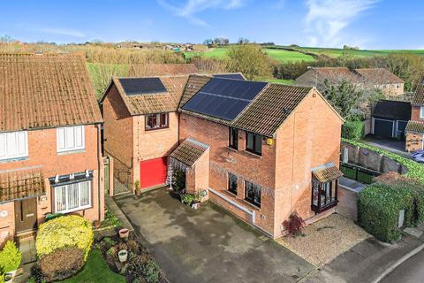 5 bedroom detached house for sale, Beverley Gardens, St Albans, AL4