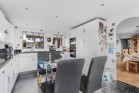 5 bedroom detached house for sale, Beverley Gardens, St Albans, AL4