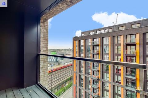 2 bedroom apartment to rent, The Residence, London,  SW11