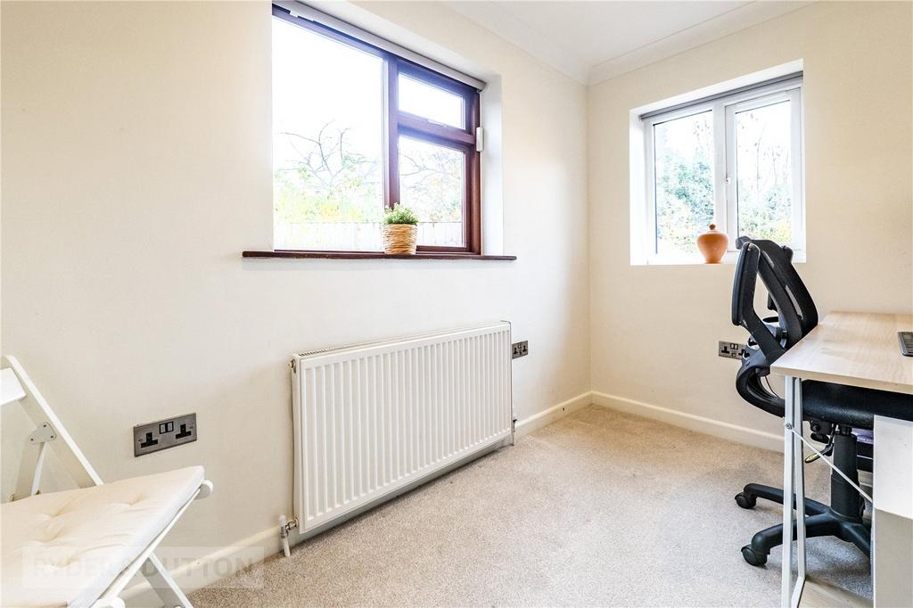 Bedroom 4/Office