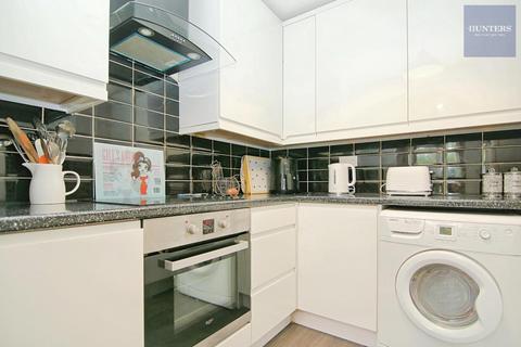 2 bedroom apartment for sale, Swinnow Close, Bramley, LS13 4NF