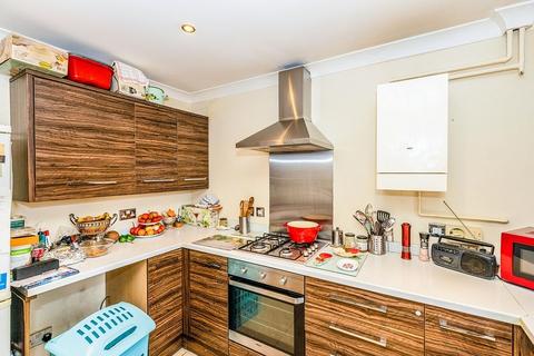 3 bedroom detached house to rent, Rapson Close, Portsmouth PO6