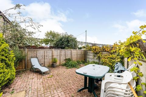3 bedroom detached house to rent, Rapson Close, Portsmouth PO6