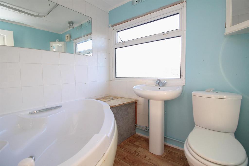 Bathroom.JPG