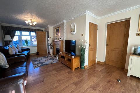 4 bedroom semi-detached house for sale, Midhill Drive, Rowley Regis B65