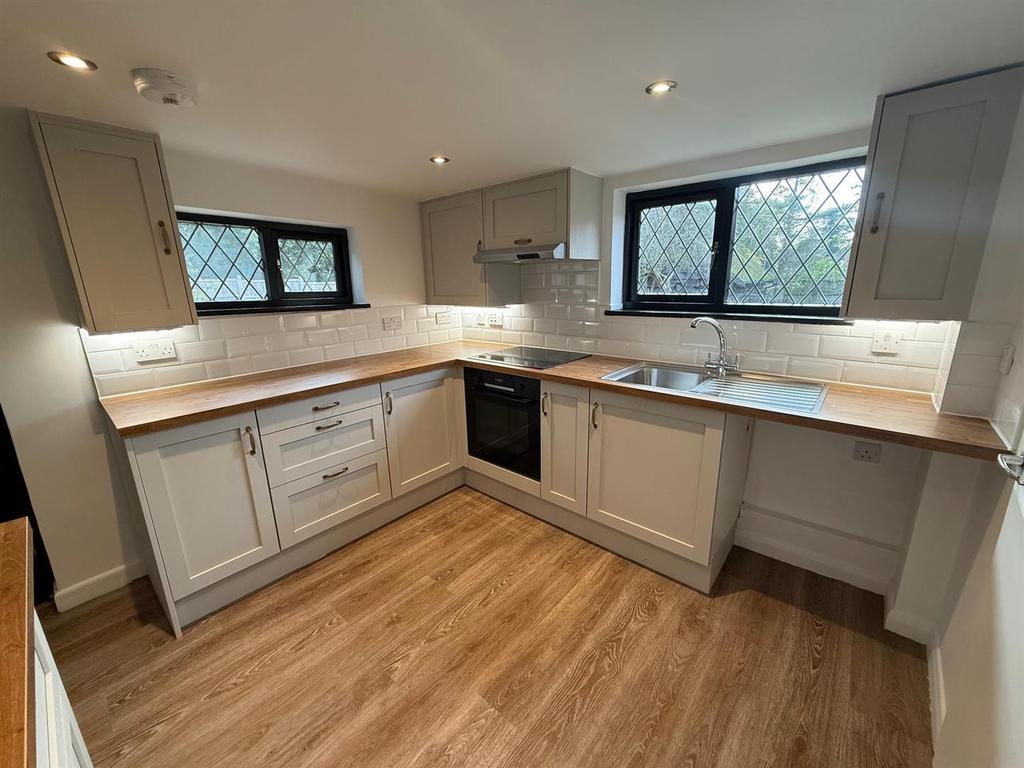 Kitchen (1).jpg