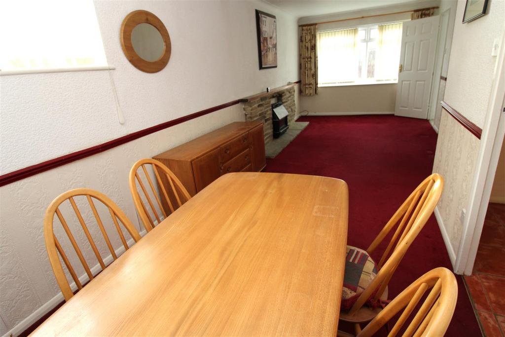 Lounge Diner 2.JPG