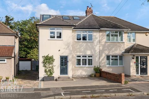 5 bedroom semi-detached house for sale, Warren Drive, Hornchurch, RM12