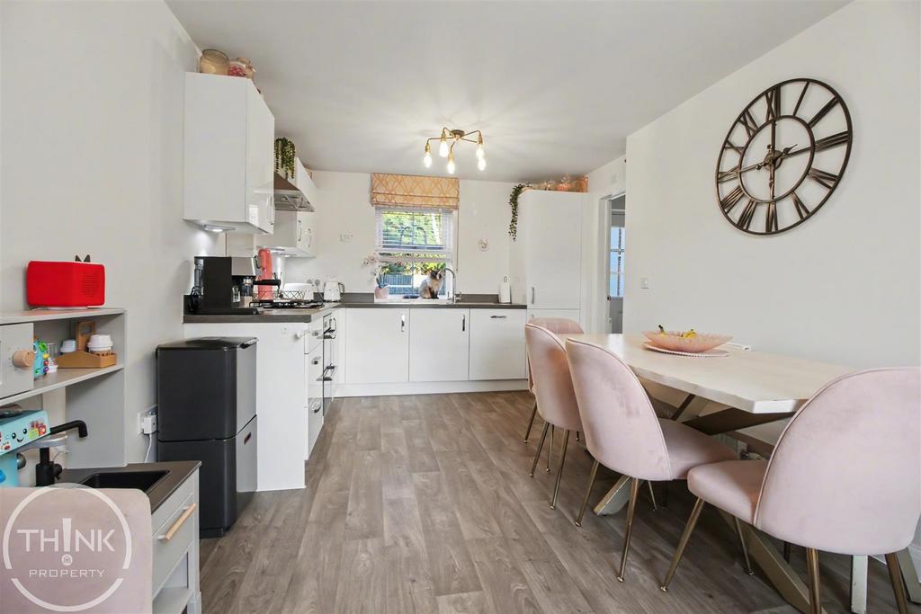 Kitchen/Dining Room