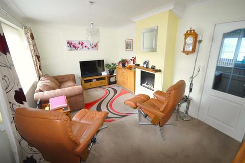 3 bedroom semi-detached house for sale, Southfield Road, Thorne, Doncaster