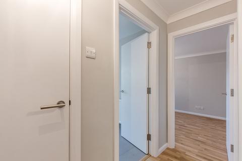 1 bedroom flat to rent, 14 Camfrey Court 2A Priory Road