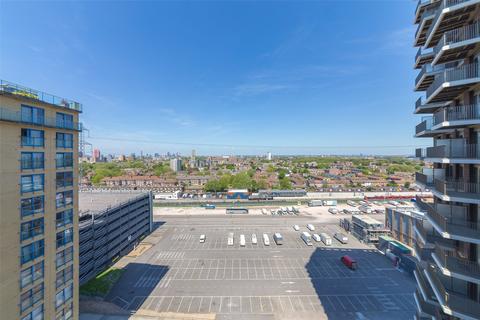 1 bedroom apartment to rent, Western Gateway, London E16