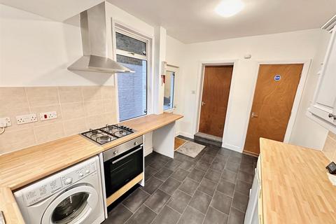 3 bedroom terraced house to rent, Whitehall Road, Uxbridge