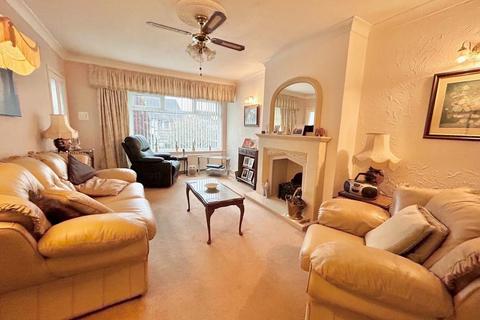2 bedroom semi-detached bungalow for sale, Bettison Avenue, Leigh