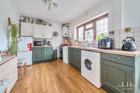 2 bedroom end of terrace house for sale, Pondfield Lane, Brentwood