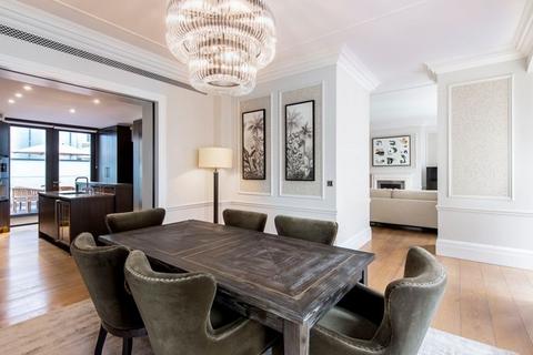 3 bedroom apartment to rent, Duke Street, London W1K