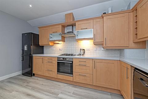 2 bedroom apartment for sale, Dawn Court, Bakers Close, St. Albans