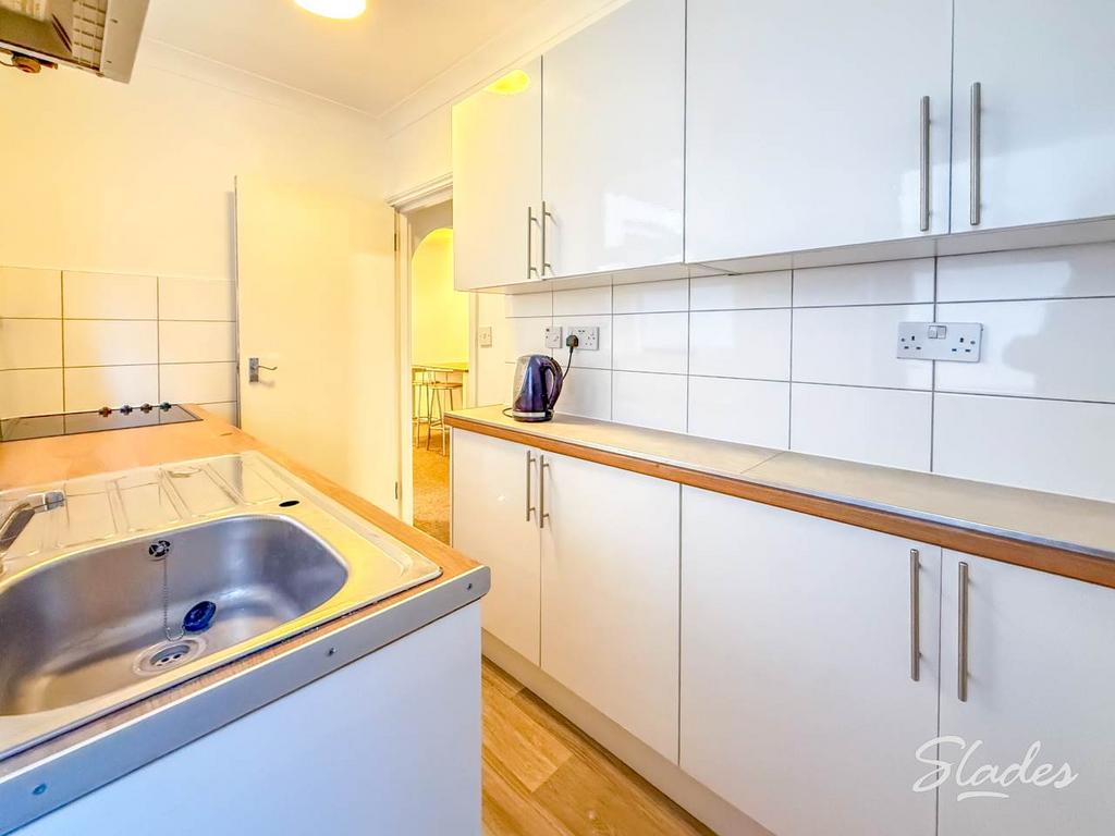 Kitchen (2)