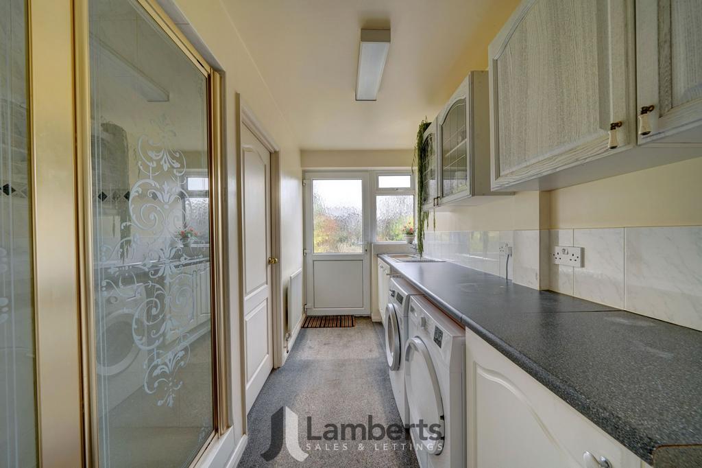 Utility Room/Shower Room