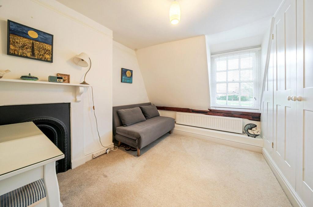 Bed 3/Dressing Room