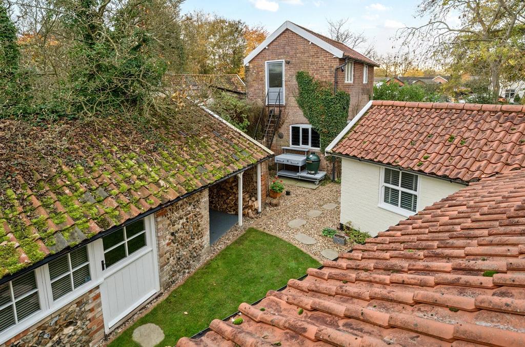 Outbuildings &amp; Gdn