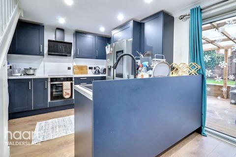 3 bedroom terraced house for sale, Sundridge Drive, Chatham