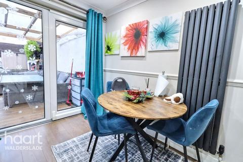 3 bedroom terraced house for sale, Sundridge Drive, Chatham