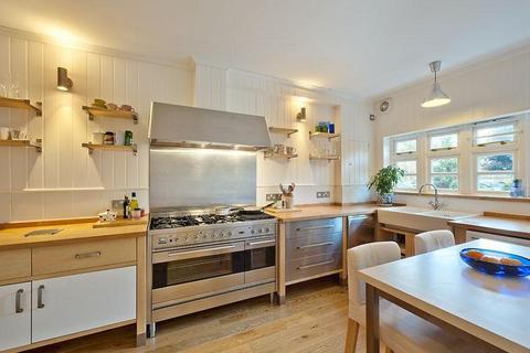 4 bedroom terraced house to rent, Battersea