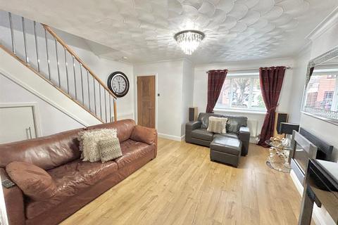 3 bedroom detached house for sale, Bexhill Drive, Leigh