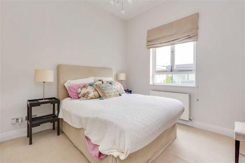 2 bedroom flat to rent, Chepstow Villas, London W11
