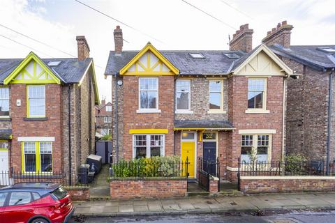 undefined, South Bank Avenue, York