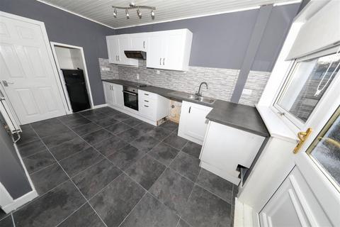 3 bedroom end of terrace house for sale, Alexander Road, Glenrothes