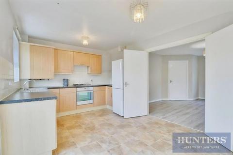 3 bedroom house to rent, Crag View, Bradford