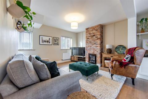 4 bedroom semi-detached house for sale, Cochrane Terrace, Dinnington, Newcastle Upon Tyne, NE13