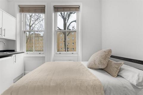 Studio to rent, Stanwick Road, London W14