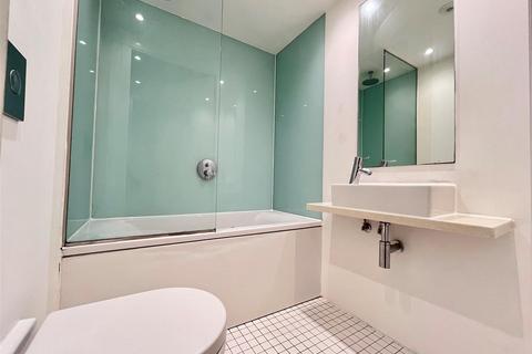 Studio to rent, Abito, Clippers Quay, Salford