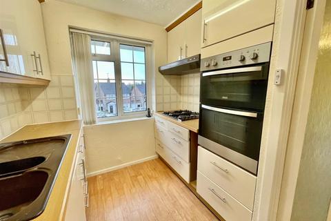 2 bedroom apartment for sale, Sandringham Road, Potters Bar EN6