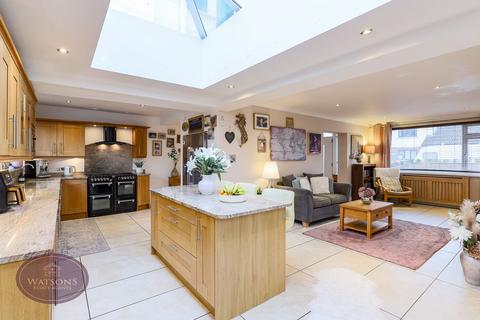 4 bedroom detached house for sale, Temple Crescent, Nuthall, Nottingham, NG16