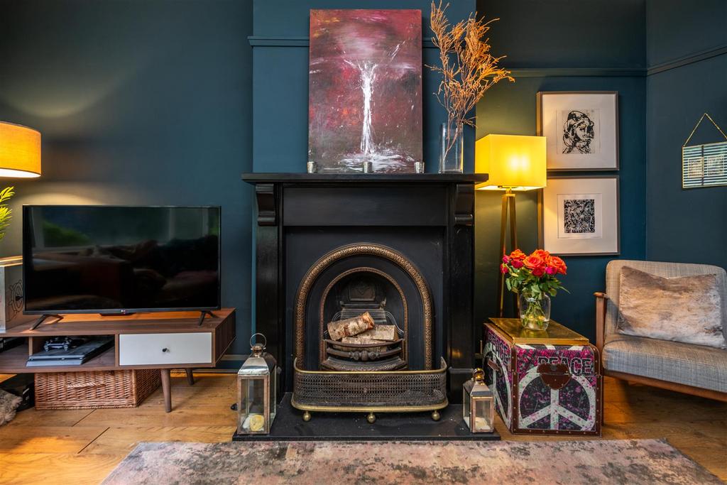 51 Meath Green internals-13.jpg