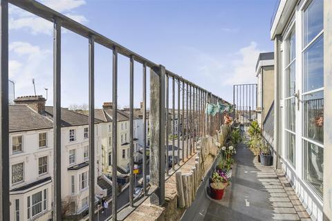 1 bedroom apartment for sale, St. James Road, Surbiton