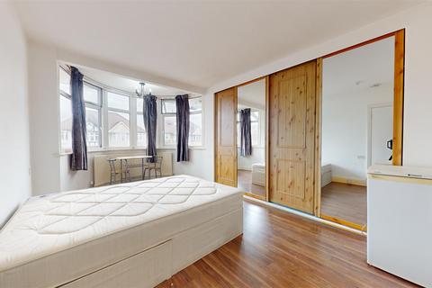 1 bedroom property to rent, Tanfield Avenue, Neasden NW2